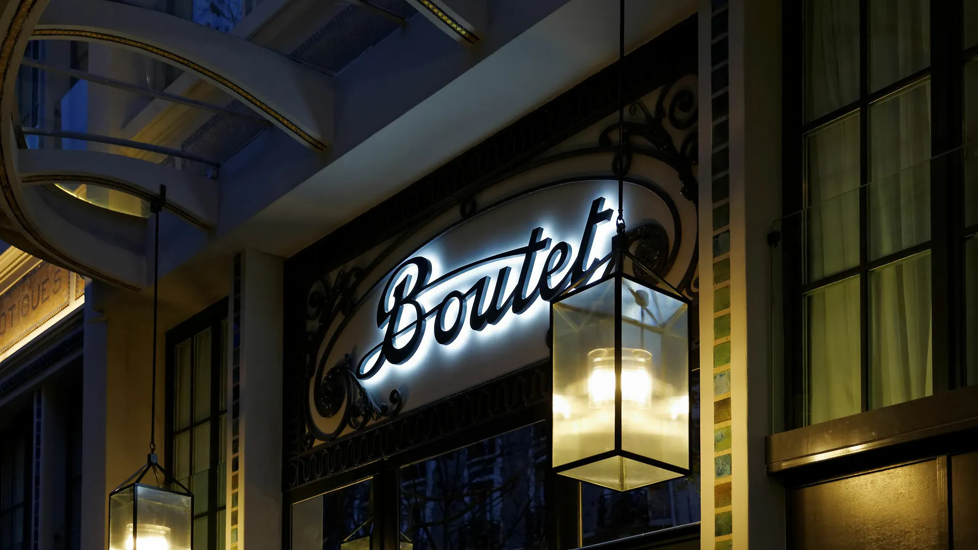 Bastille Boutet - Mgallery